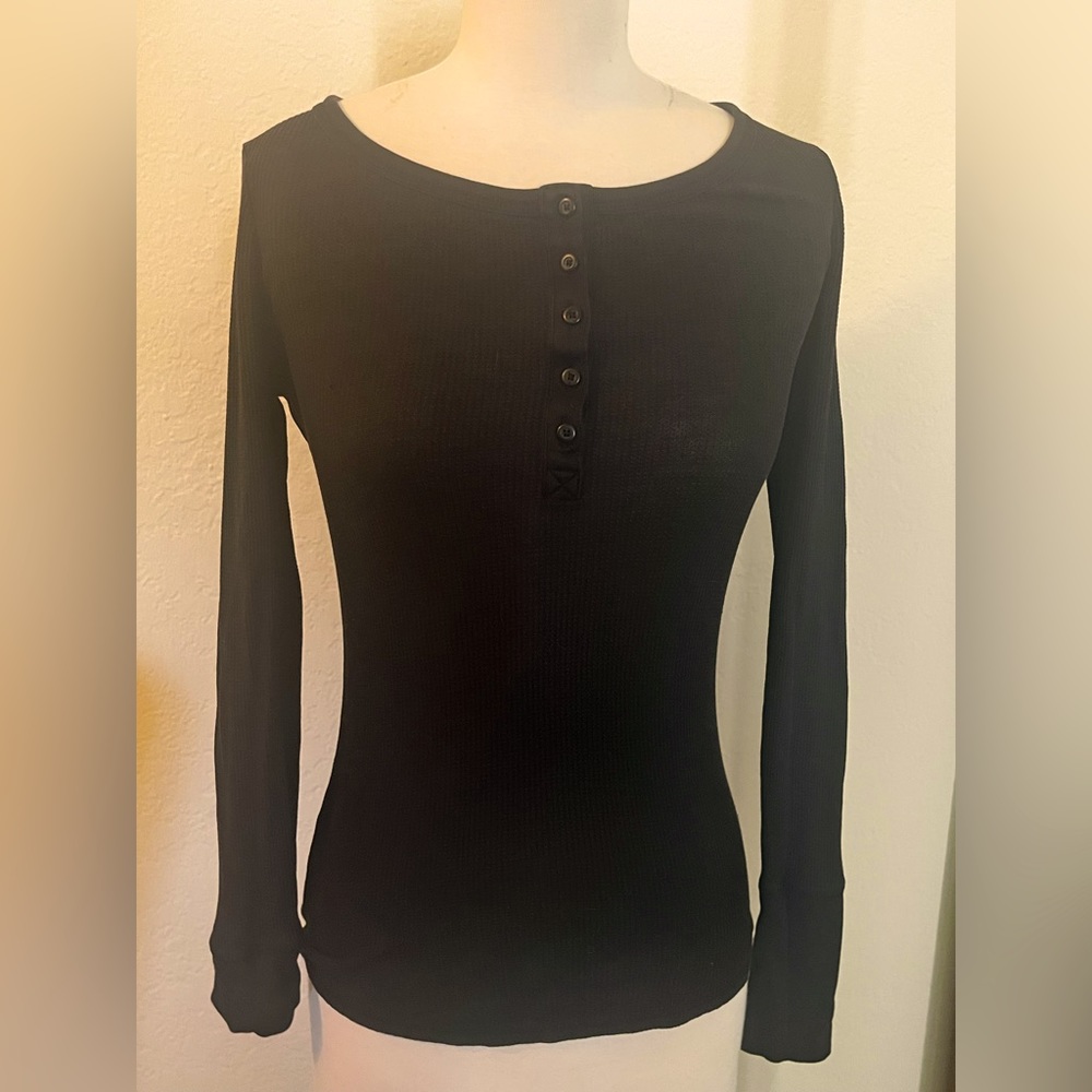 GAP The Octavia “Waffle Henley” Shirt — XS, Black